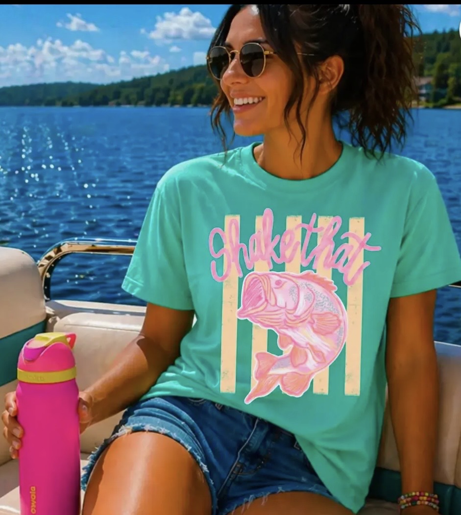 Shake that bass tee
