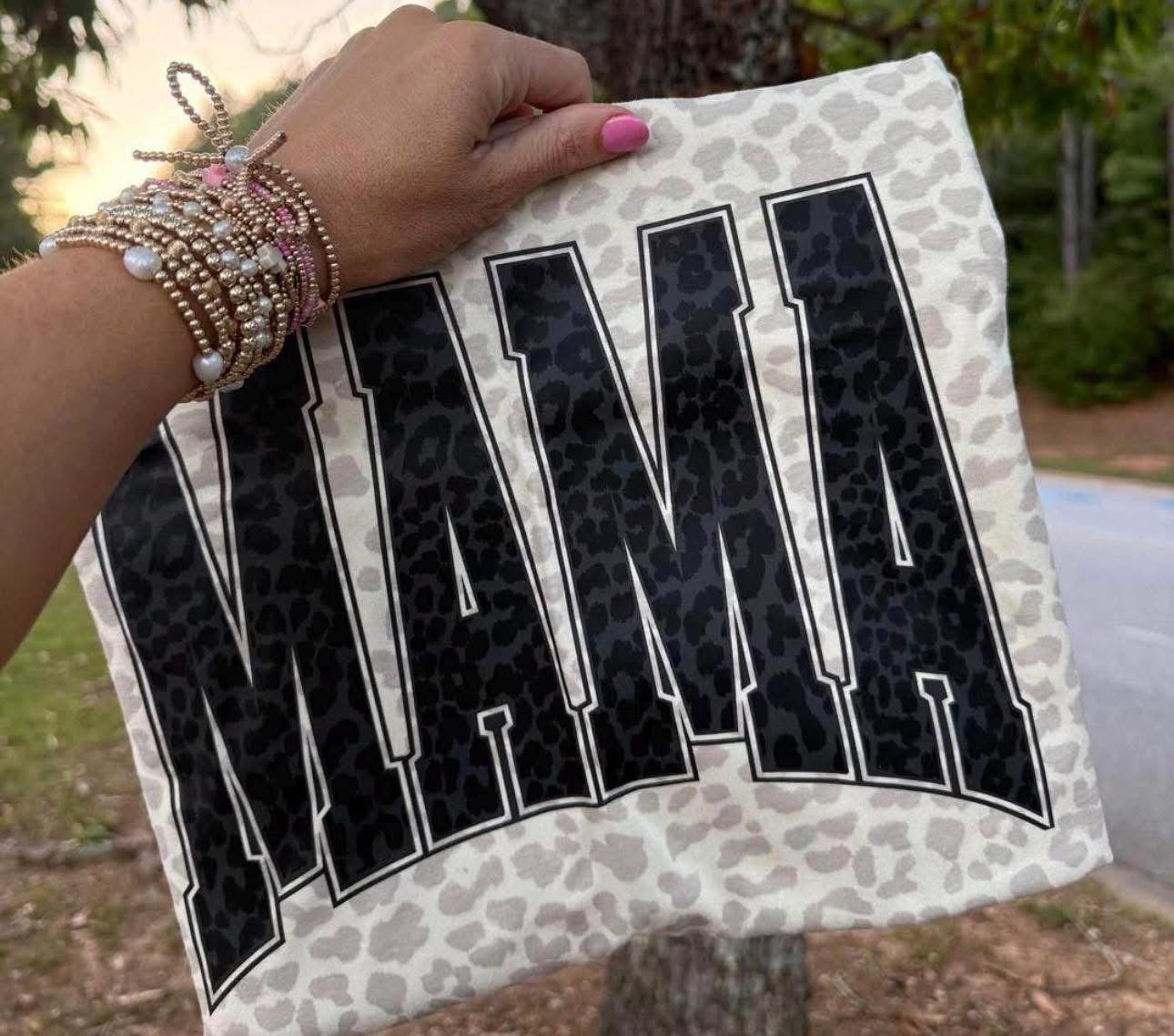 Mama leopard tee